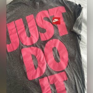 Girls NWOT Nike short sleeve Tshirt